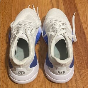 Lululemon women’s blissfeel running shoes